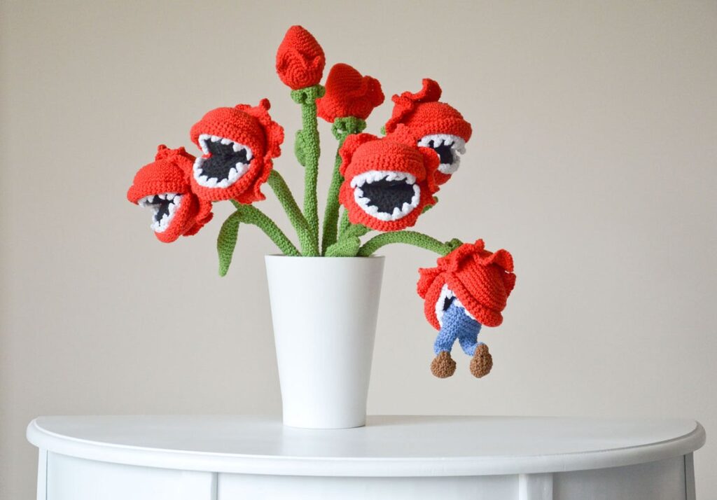 diy felt halloween decorations - crochet Venus fly trap pattern