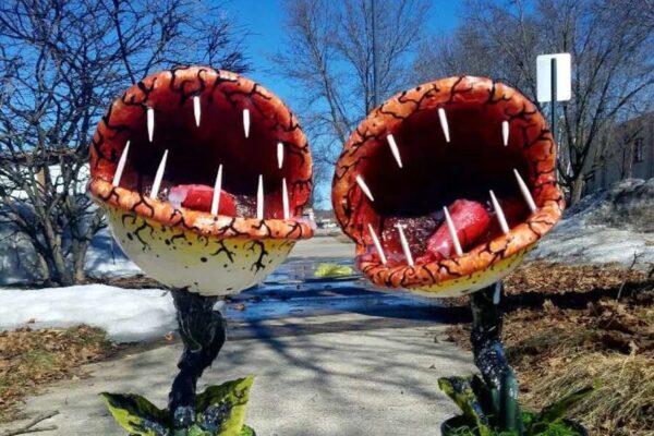 10 Awesome Venus Flytrap Halloween Decorations