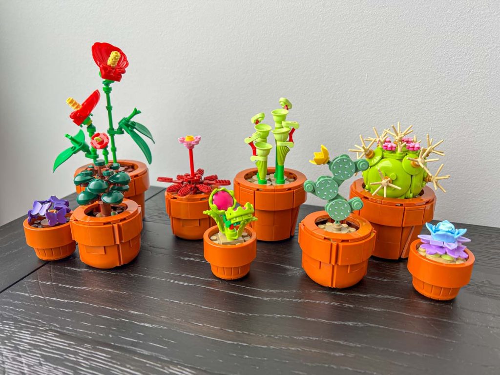 The Lego Tiny Plants set includes carnivorous plants, arid plants and tropical plants. The carnivorous plants include a Lego Venus fly trap, a sundew plant and a pitcher plant. 